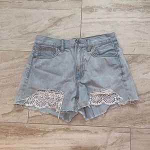 American Eagle Light Wash Lace Detailing Mom Short